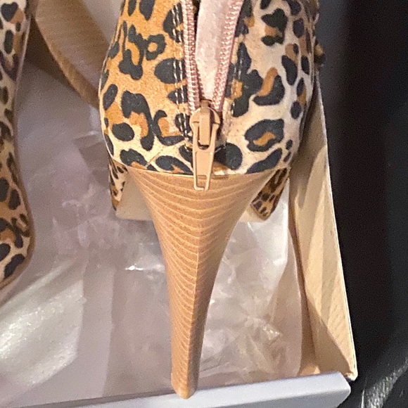 COPY - Leopard ruffle heels - Picture 8 of 15